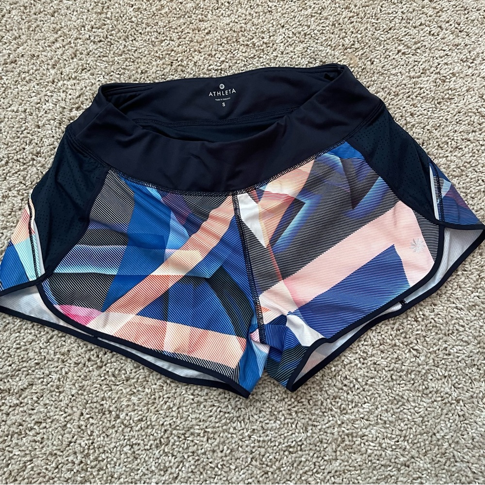 Athleta run with it 3.5 inch shorts